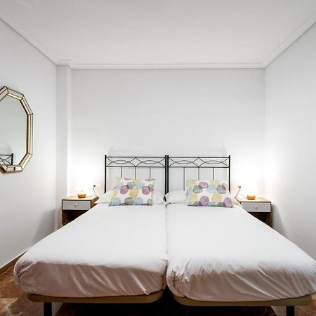 Apartament Holi-Rent Estrella Sewilla Zewnętrze zdjęcie