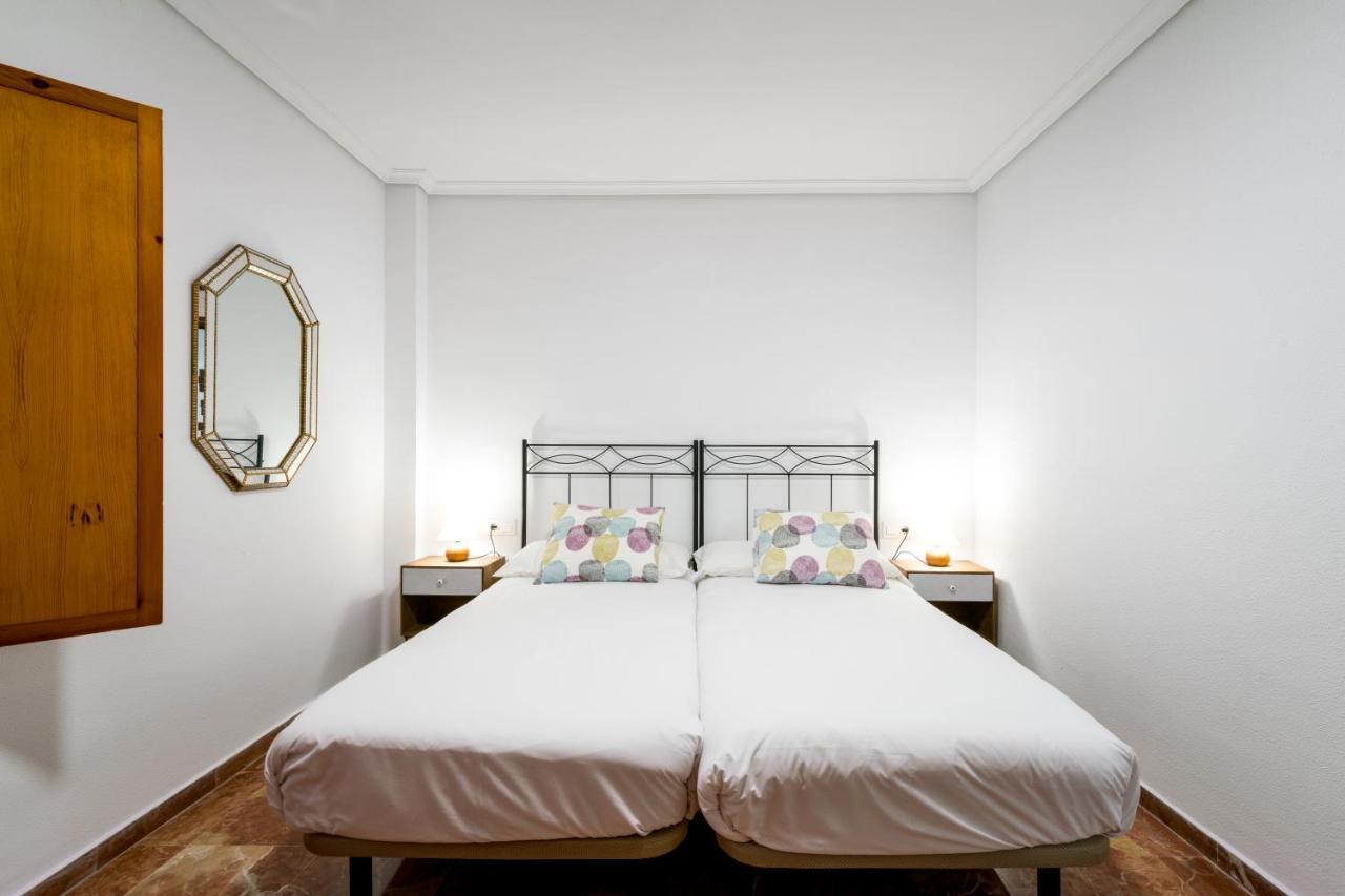 Apartament Holi-Rent Estrella Sewilla Zewnętrze zdjęcie