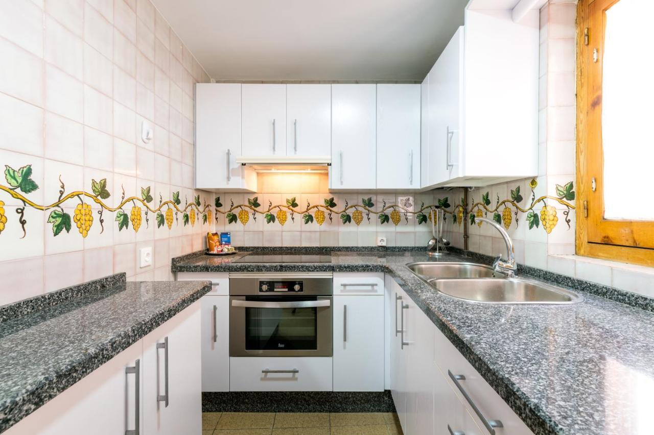 Apartament Holi-Rent Estrella Sewilla Zewnętrze zdjęcie
