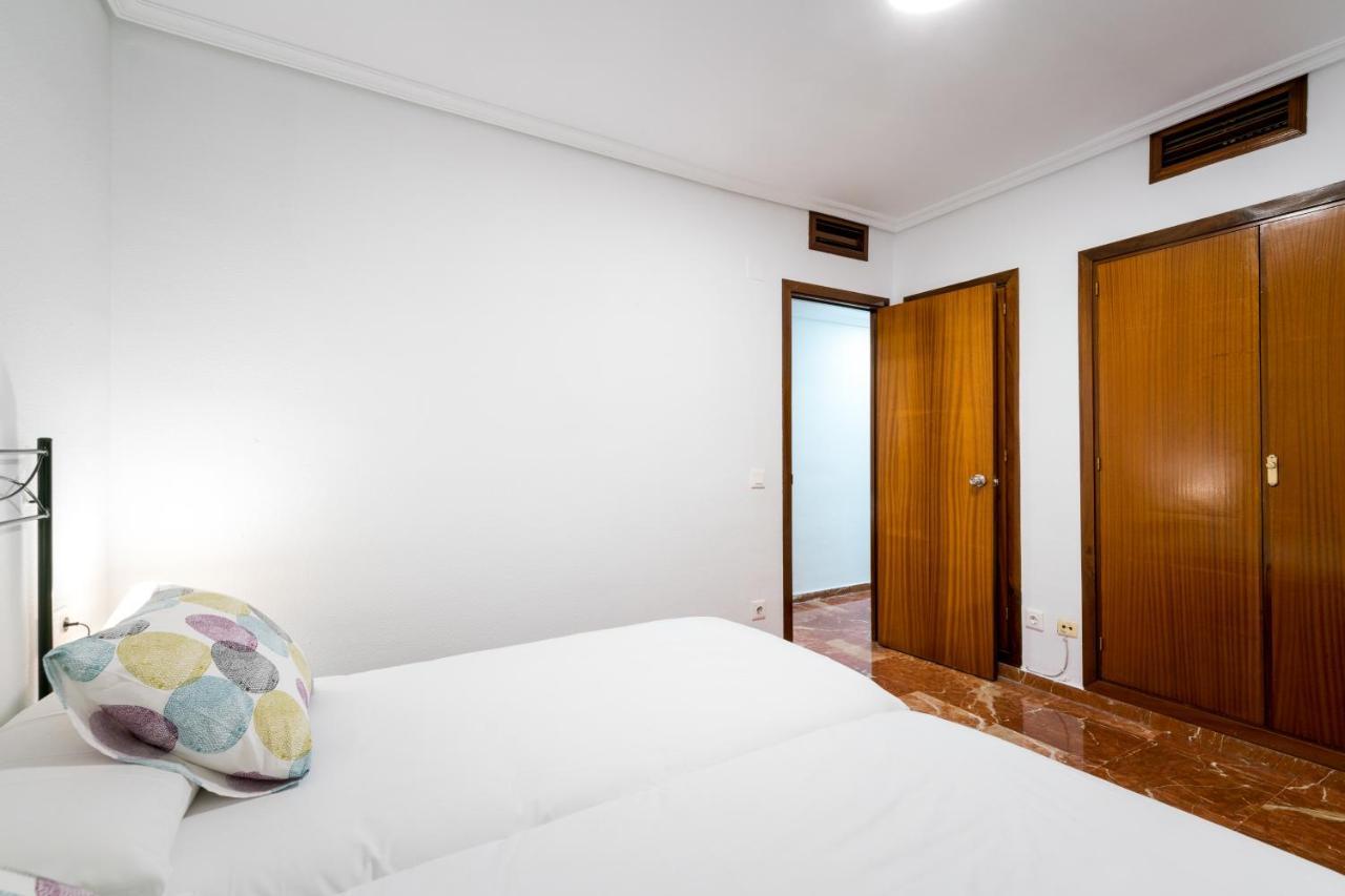 Apartament Holi-Rent Estrella Sewilla Zewnętrze zdjęcie