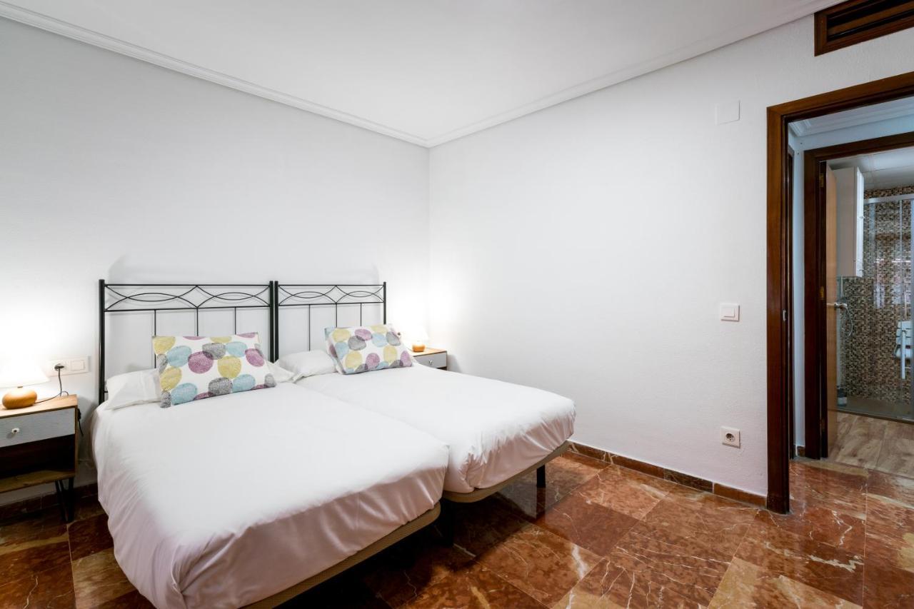 Apartament Holi-Rent Estrella Sewilla Zewnętrze zdjęcie