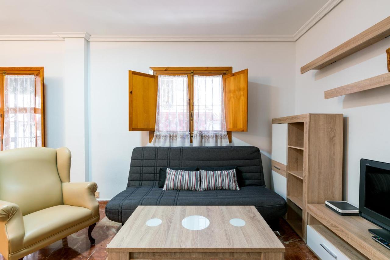 Apartament Holi-Rent Estrella Sewilla Zewnętrze zdjęcie